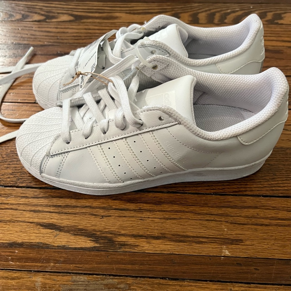 Adidas White Low-Top Shell Toe Sneakers - New